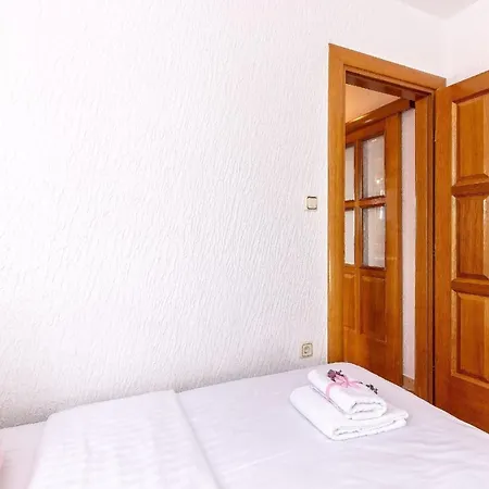 Apartment Mit Balkon Und Meerblick