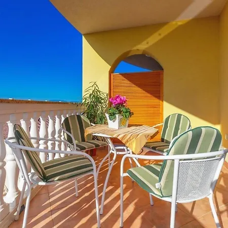 Apartment Mit Balkon Und Meerblick *
