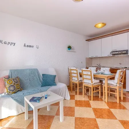 Apartment Mit Balkon Und Meerblick *
